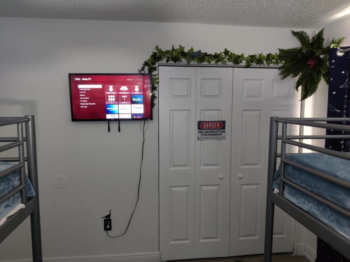 Centauri Vacation Rentals Beautiful 2-Bedroom Condo, Near All Orlando Attractions, Free Parking & Wi-Fi, King Bed 外观 照片