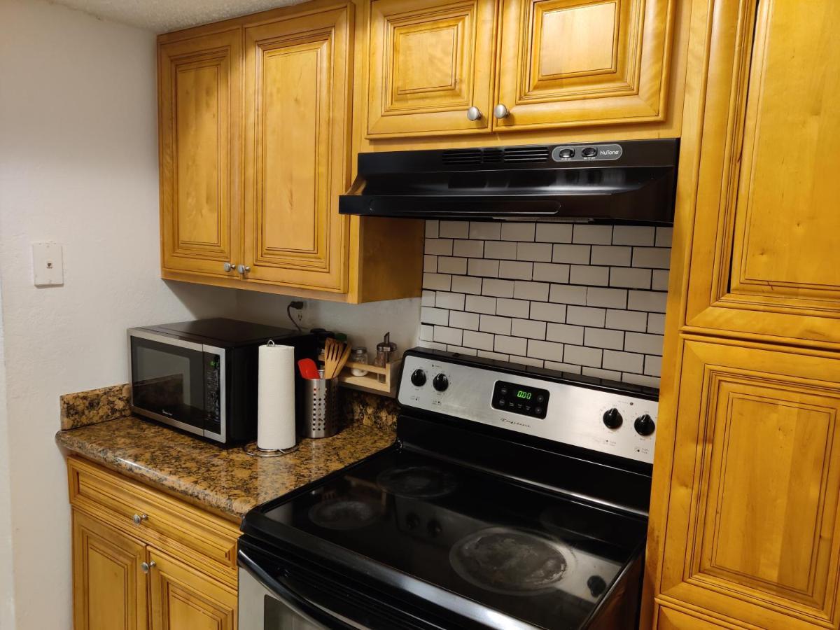 Centauri Vacation Rentals Beautiful 2-Bedroom Condo, Near All Orlando Attractions, Free Parking & Wi-Fi, King Bed 外观 照片